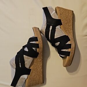 Cute Wedges! Practically New Dr. Scholls